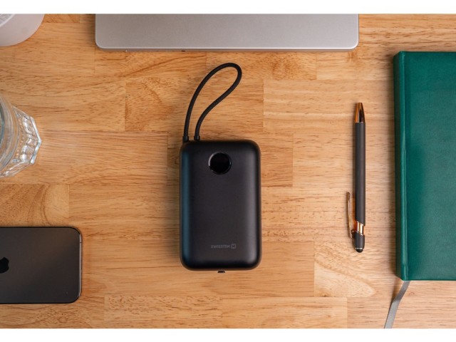 SWISSTEN Powerbank Voltbox 35 W 30 000 mAh με ενσωματωμένα καλώδια USB-C και Lightning, μαύρο 8595217490574