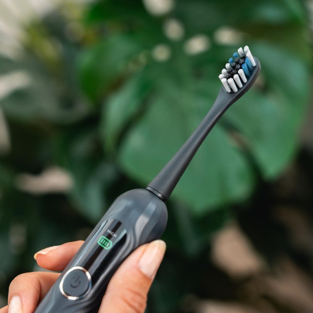 Cecotec Οδοντόβουρτσα ToothCare UltraSonic PlatinumSwing με Ταλάντωση, έως 50.000 RPM, 5 Λειτουργίες, Οθόνη & Αναφορά Καθαρισμού, 8 Κεφαλές, Ασύρματη Φόρτιση & Θήκη CEC-116289
