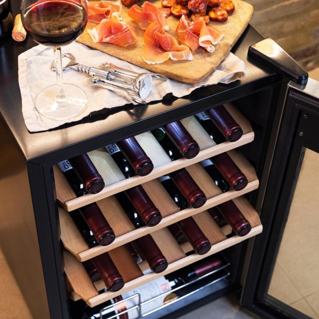 CECOTEC Συντηρητής Κρασιών Bolero GrandSommelier 2050 Inox, Συμπιεστή, Χωρητικότητα 20 Φιαλών, Ρυθμιζόμενη Θερμοκρασία 5-18ºC, και Πίνακας Ελέγχου Αφής CEC-00123