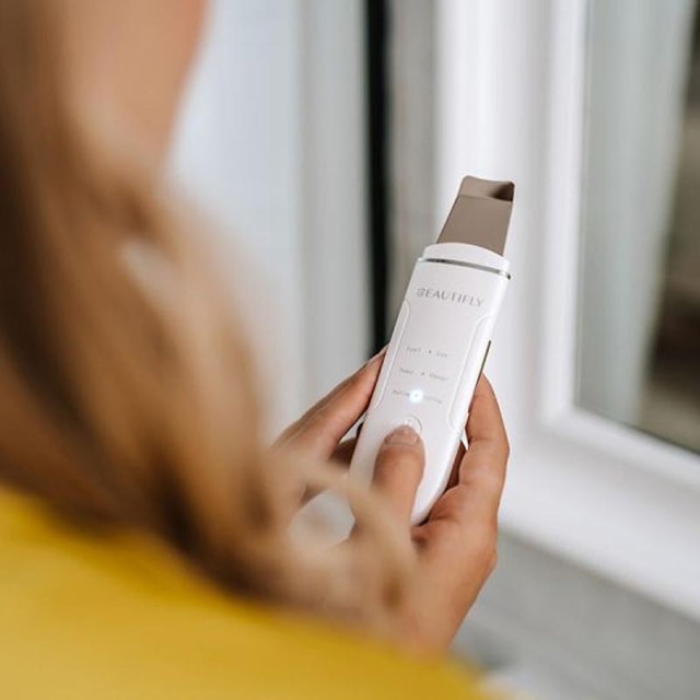 Συσκευή Καθαρισμού & Ενυδάτωσης Προσώπου B-Scrub Blush με Υπερήχους 5903003701262 BEAUTIFLY