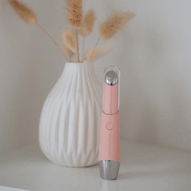 Μίνι Συσκευή Αντιγήρανσης Ματιών / Χειλιών Με Δονήσεις, Φωτοθεραπεία, Ionization και Θερμοθεραπεία Ροζ 5903003700319 BEAUTIFLY