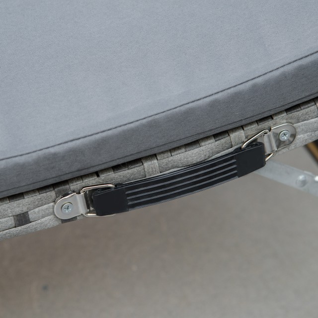 Outsunny Πτυσσόμενες ξαπλώστρες με αφαιρούμενα μαξιλάρια και πτυσσόμενο τραπέζι 3 τμχ σε χρώμα Rattan Γκρι 196 x 61 x 53 cm 862-017GY