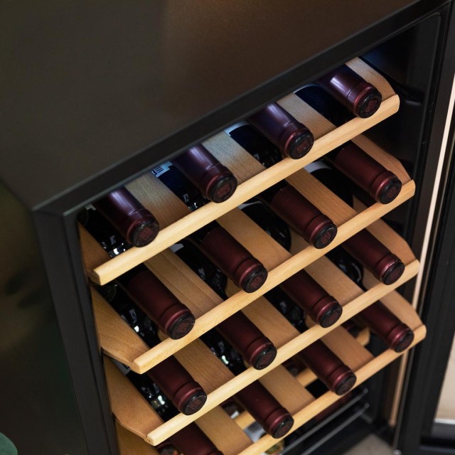 CECOTEC  Συντηρητής Κρασιών Bolero  GrandSommelier 2450 Inox με Συμπιεστή, Χωρητικότητα 24 Φιαλών, Ρυθμιζόμενη Θερμοκρασία 5-18ºC, και Πίνακας Ελέγχου Αφής  CEC-00125