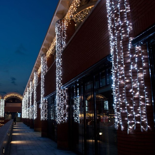 BAKAJI Γιρλάντα Χριστουγεννιάτικων Φώτων 120Led Ψυχρό Λευκό με Αναβοσβήσιμο 9μ Εξωτερικού Χώρου Επεκτάσιμη 02052730