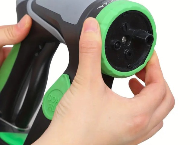 Πιστόλι Πλύσης Αυτοκινήτου με Δοχείο Αφρού – 4 Λειτουργίες, Σύνδεση σε Λάστιχο Κήπου 5907451349762 Verk Group